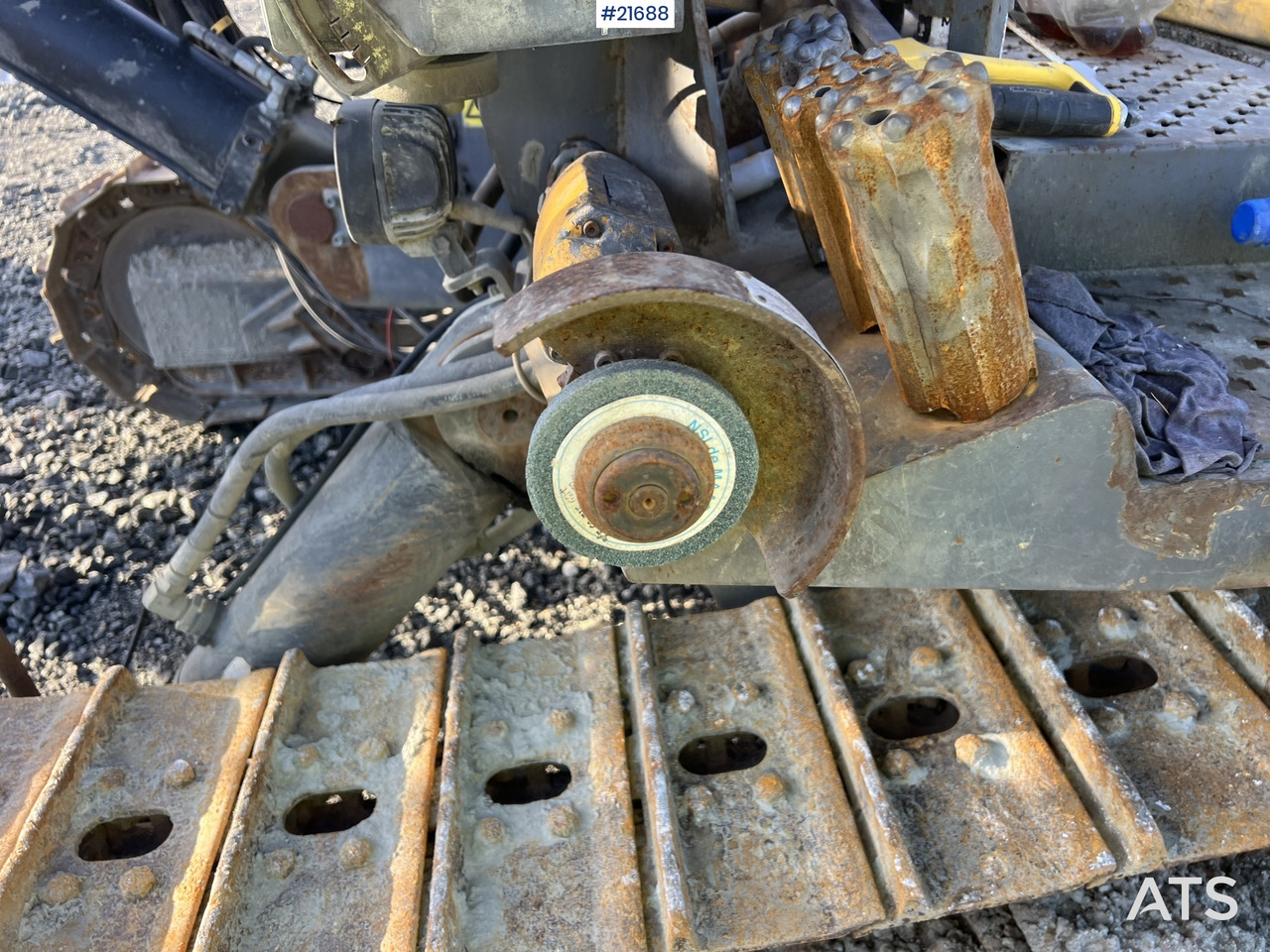 Veliki kamon za bušenje Atlas Copco T35R-01 Borerigg m/ cop 2540 hammer, sliper og Leica gps: slika 16 Veliki kamon za bušenje Atlas Copco T35R-01 Borerigg m/ cop 2540 hammer, sliper og Leica gps: slika 16