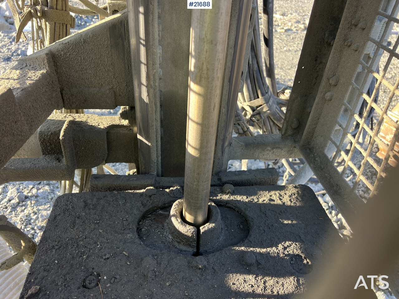 Veliki kamon za bušenje Atlas Copco T35R-01 Borerigg m/ cop 2540 hammer, sliper og Leica gps: slika 42 Veliki kamon za bušenje Atlas Copco T35R-01 Borerigg m/ cop 2540 hammer, sliper og Leica gps: slika 42