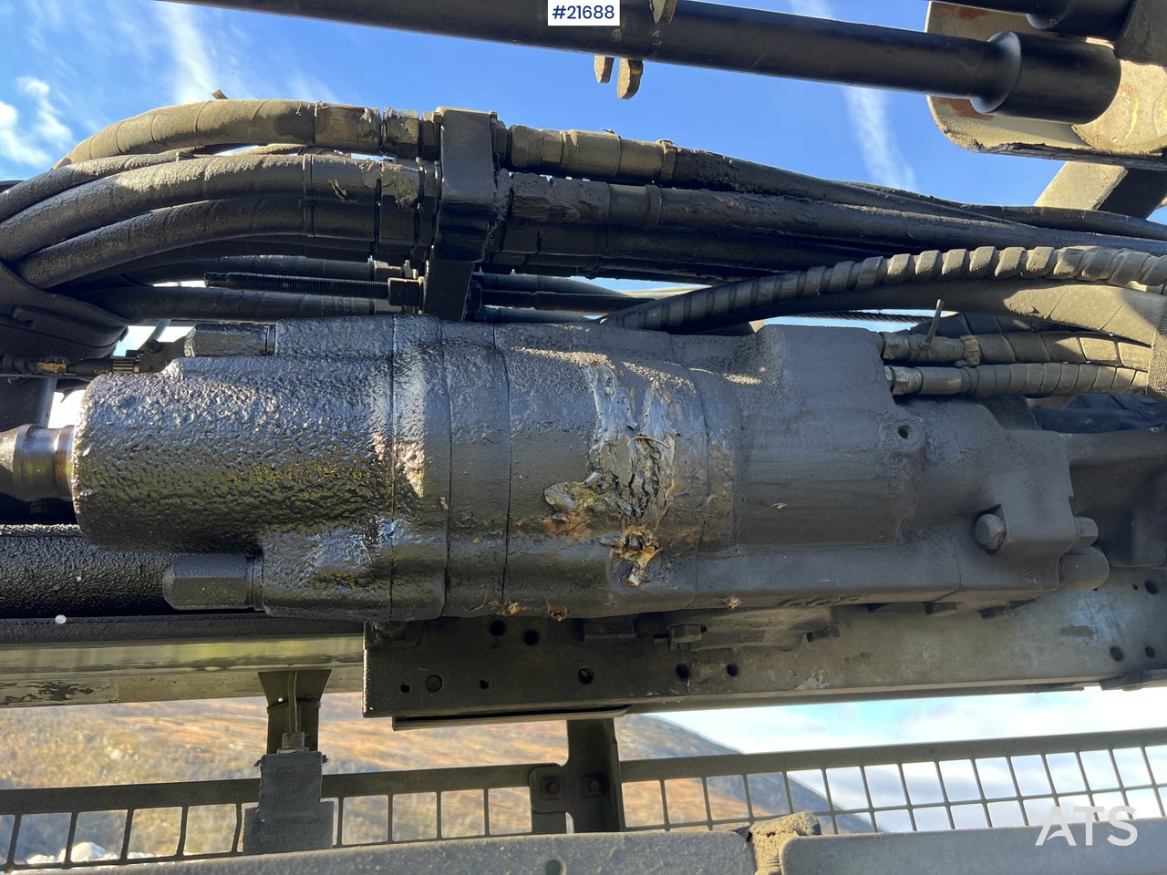 Veliki kamon za bušenje Atlas Copco T35R-01 Borerigg m/ cop 2540 hammer, sliper og Leica gps: slika 21 Veliki kamon za bušenje Atlas Copco T35R-01 Borerigg m/ cop 2540 hammer, sliper og Leica gps: slika 21