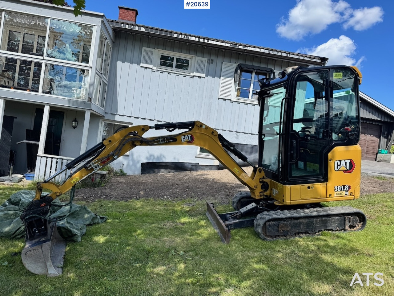 Caterpillar 301.8 - Bager: slika 2 Caterpillar 301.8 - Bager: slika 2