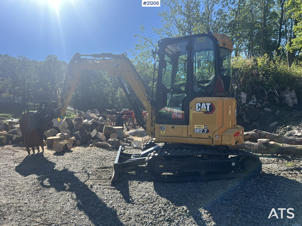 Caterpillar 302.7 CR gravemaskin m/ rototilt, pusseskuff,graveskuffe,klype og grøfteskuffe - Mini bager: slika 4 Caterpillar 302.7 CR gravemaskin m/ rototilt, pusseskuff,graveskuffe,klype og grøfteskuffe - Mini bager: slika 4