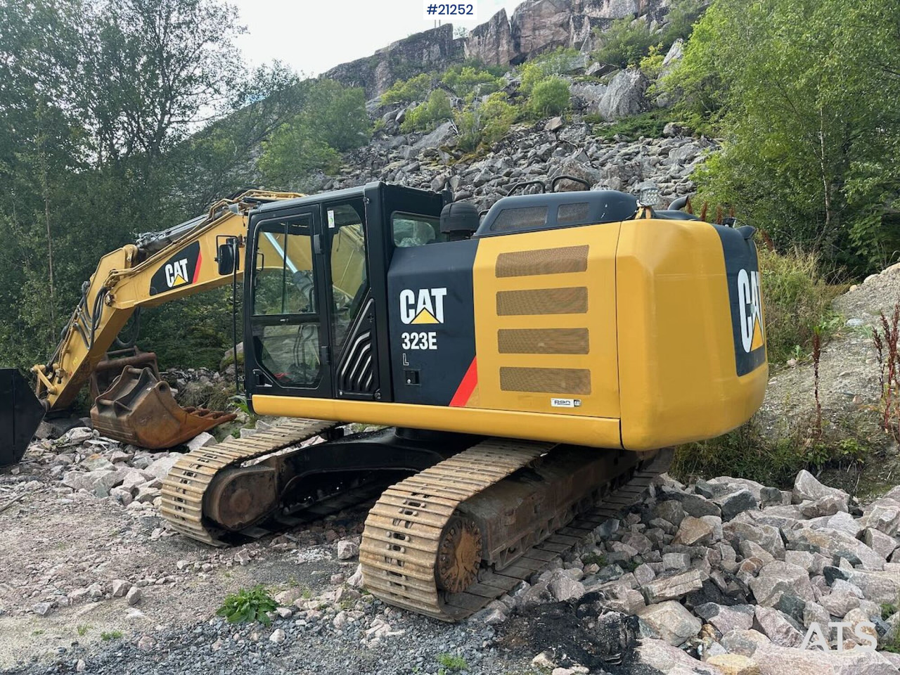 Caterpillar 323E - Bager guseničar: slika 2 Caterpillar 323E - Bager guseničar: slika 2