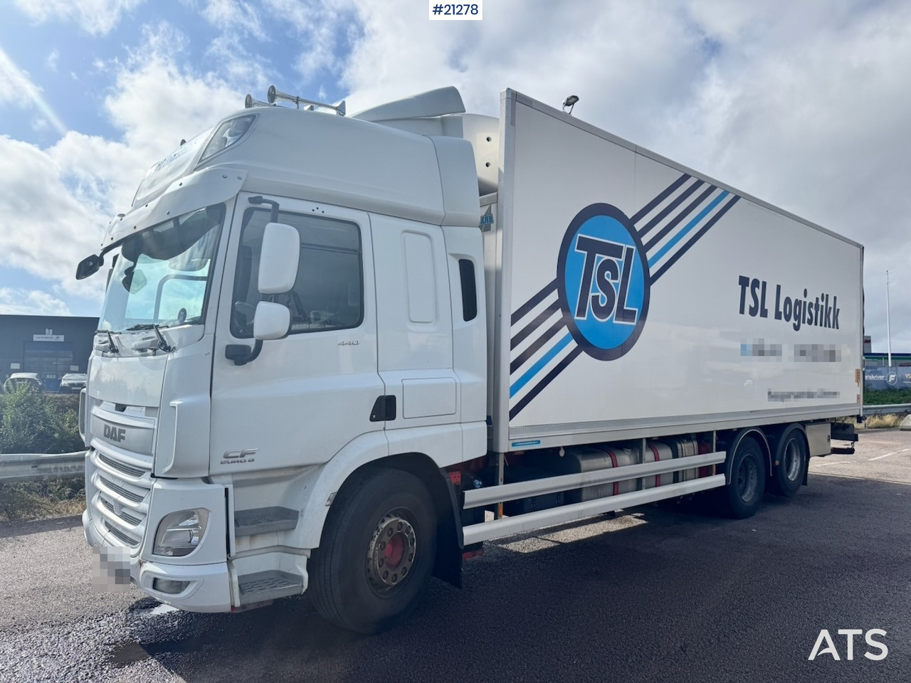DAF CF440 - Kamion sa zatvorenim sandukom: slika 2 DAF CF440 - Kamion sa zatvorenim sandukom: slika 2