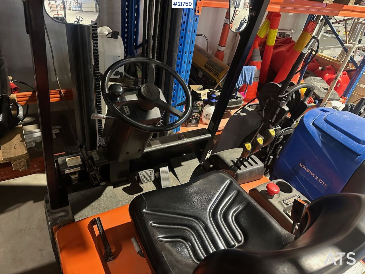 Daewoo B20T truck m/ 4,5 m løftehøyde - Niska poluprikolica za prevoz: slika 3 Daewoo B20T truck m/ 4,5 m løftehøyde - Niska poluprikolica za prevoz: slika 3