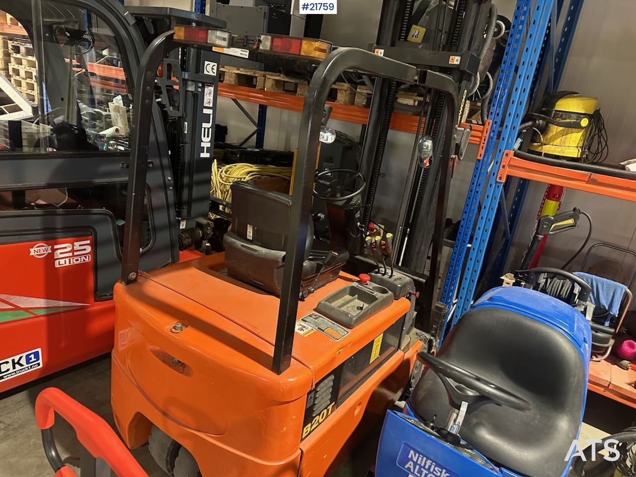 Daewoo B20T truck m/ 4,5 m løftehøyde - Niska poluprikolica za prevoz: slika 1 Daewoo B20T truck m/ 4,5 m løftehøyde - Niska poluprikolica za prevoz: slika 1