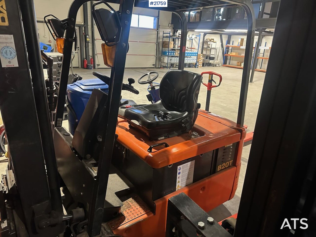 Daewoo B20T truck m/ 4,5 m løftehøyde - Niska poluprikolica za prevoz: slika 5 Daewoo B20T truck m/ 4,5 m løftehøyde - Niska poluprikolica za prevoz: slika 5