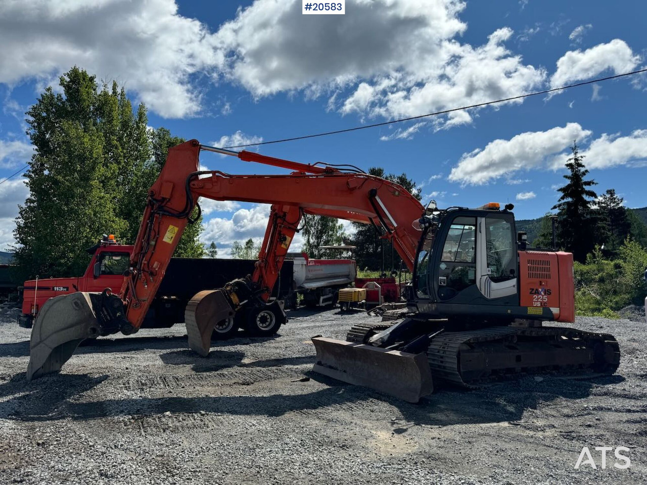 Hitachi ZX225 - Bager: slika 1 Hitachi ZX225 - Bager: slika 1
