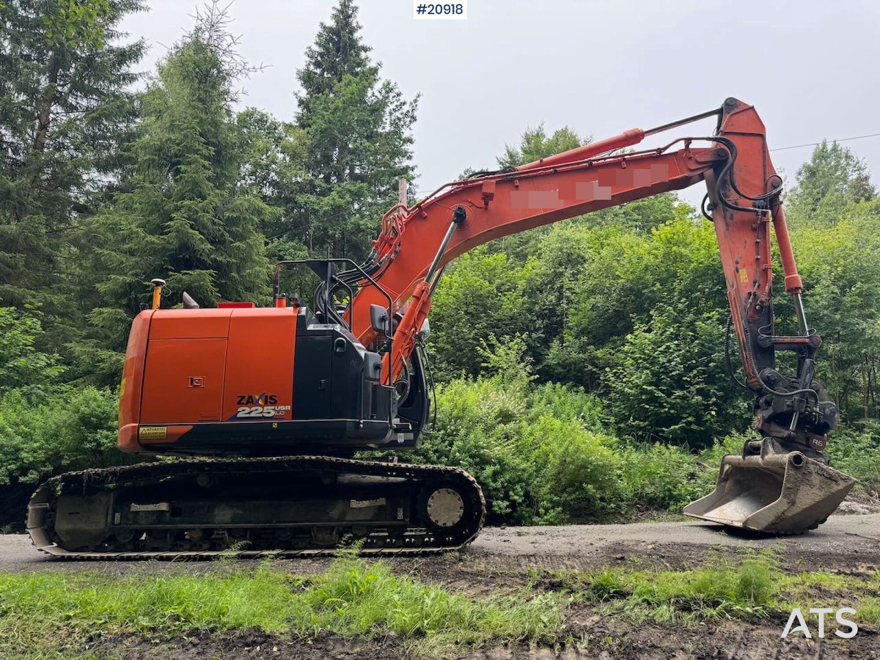 Hitachi ZX225 - Bager guseničar: slika 2 Hitachi ZX225 - Bager guseničar: slika 2