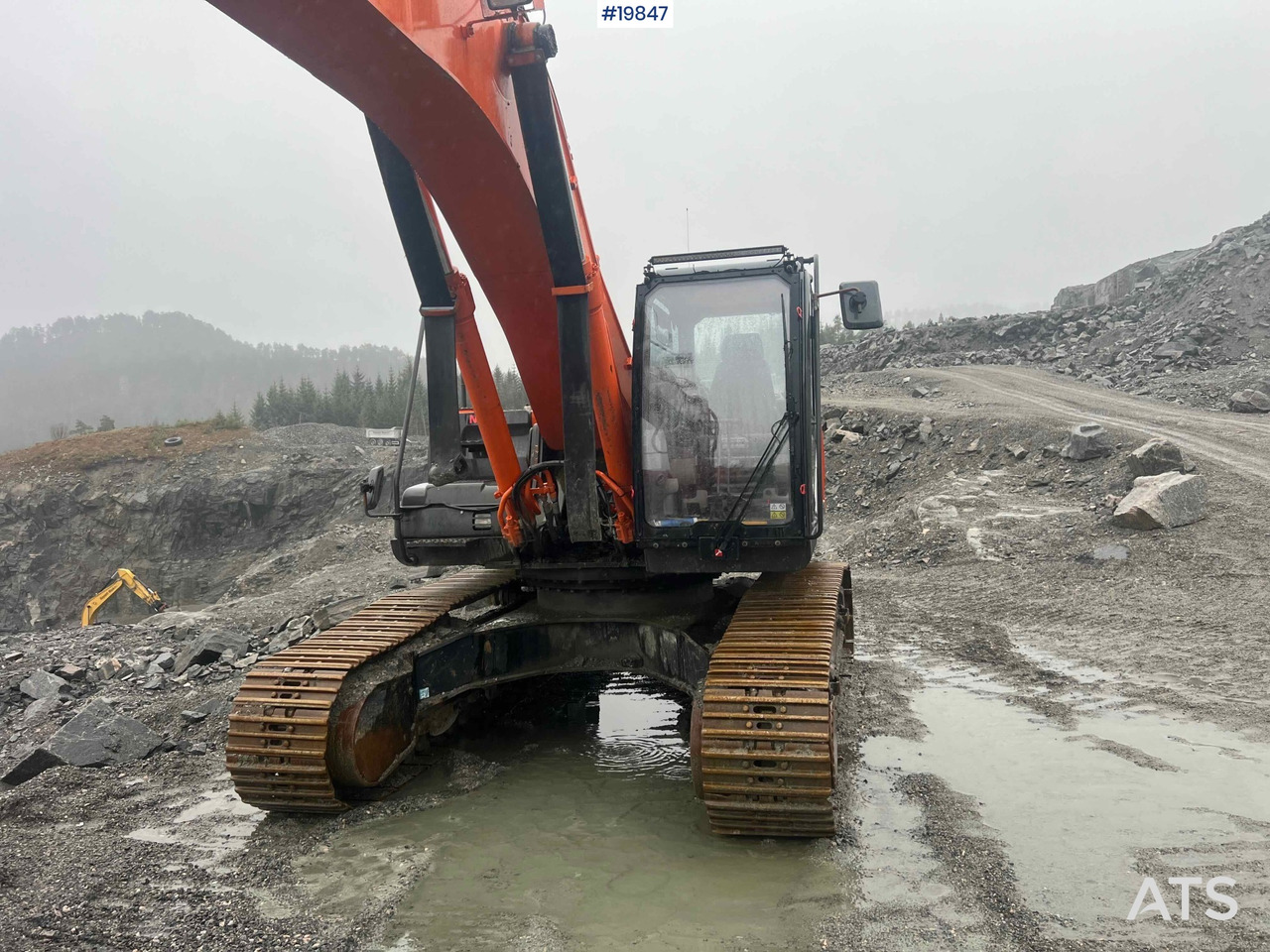 Hitachi ZX350LC-5B - Bager: slika 2 Hitachi ZX350LC-5B - Bager: slika 2