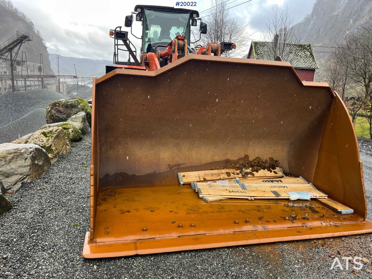 Hitachi zw370-6 - Utovarivač točkaš: slika 4 Hitachi zw370-6 - Utovarivač točkaš: slika 4