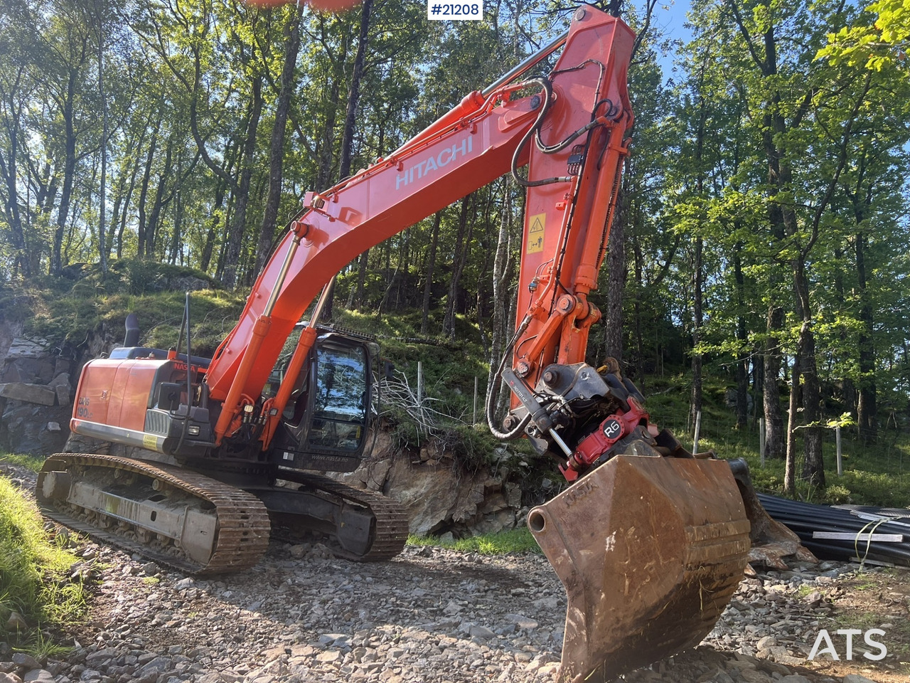 Hitachi zx190lc-5B gravemaskin m/ rototilt, pusseskuffe, graveskuffe og dyrkningsskuffe - Bager guseničar: slika 3 Hitachi zx190lc-5B gravemaskin m/ rototilt, pusseskuffe, graveskuffe og dyrkningsskuffe - Bager guseničar: slika 3