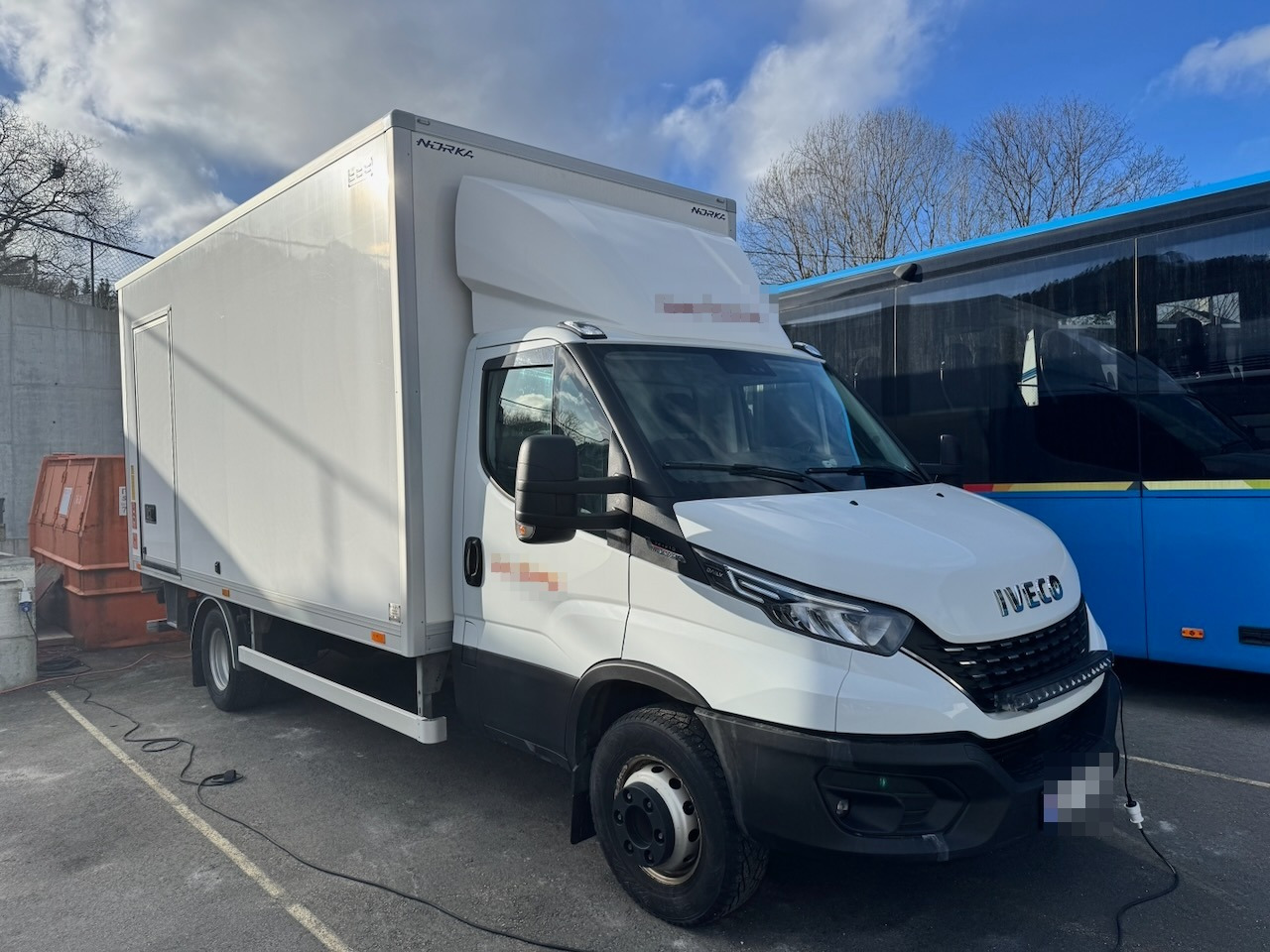 Iveco 70C21 - Kamion sa zatvorenim sandukom: slika 1 Iveco 70C21 - Kamion sa zatvorenim sandukom: slika 1