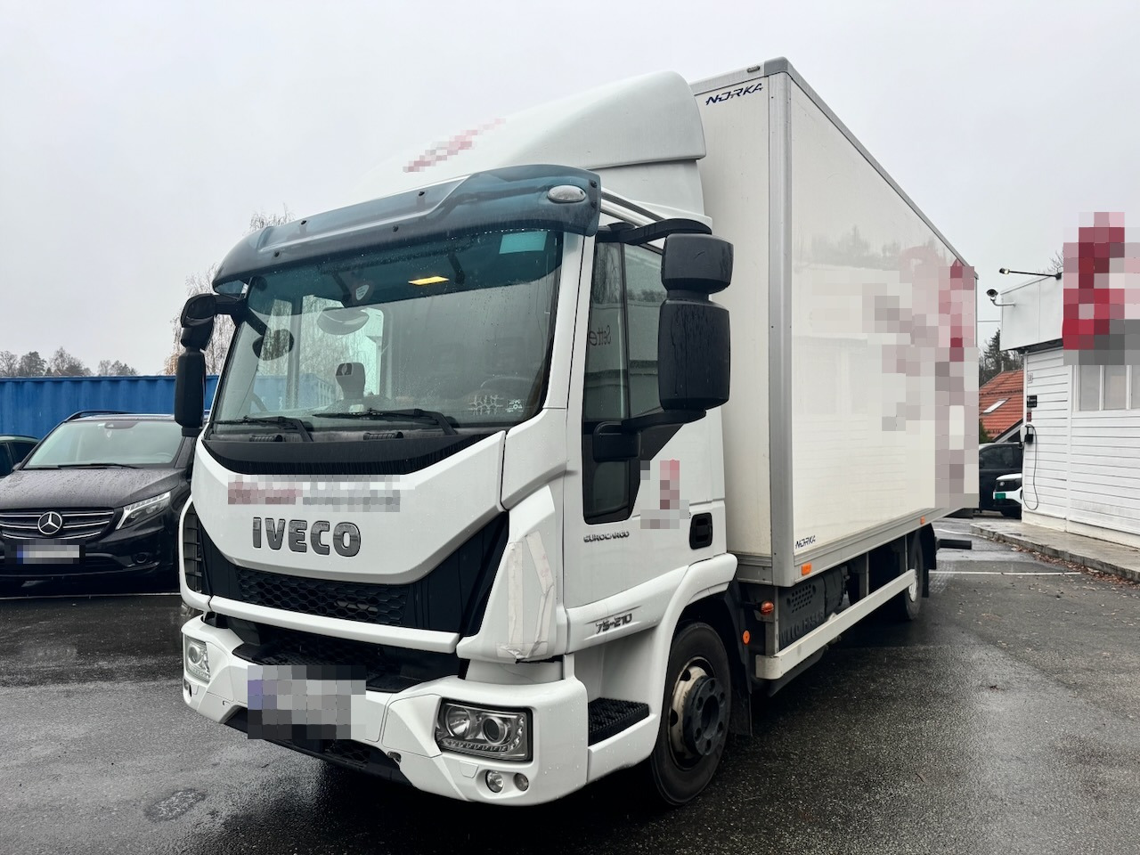 Iveco 75E-210 - Kamion sa zatvorenim sandukom: slika 1 Iveco 75E-210 - Kamion sa zatvorenim sandukom: slika 1