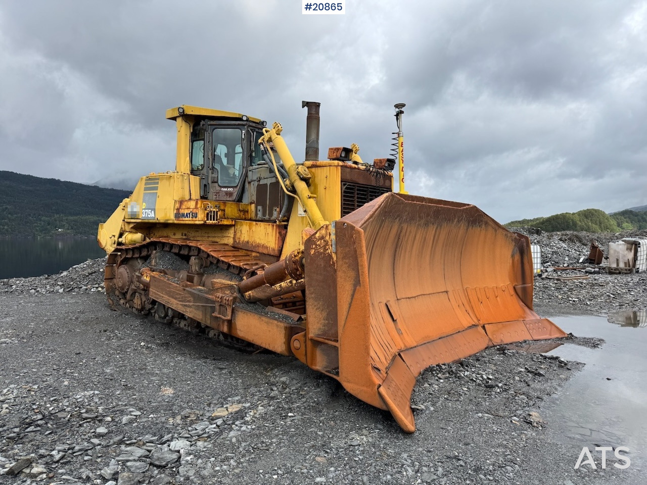 Komatsu D 375 A - Buldožer: slika 2 Komatsu D 375 A - Buldožer: slika 2