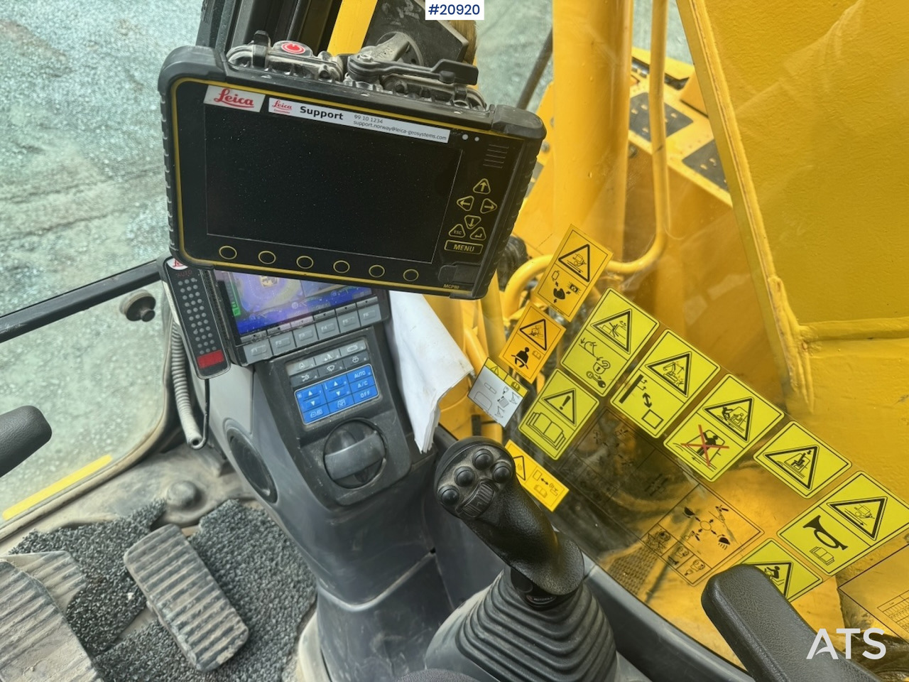 Bager guseničar Komatsu PC229USLC-11: slika 36