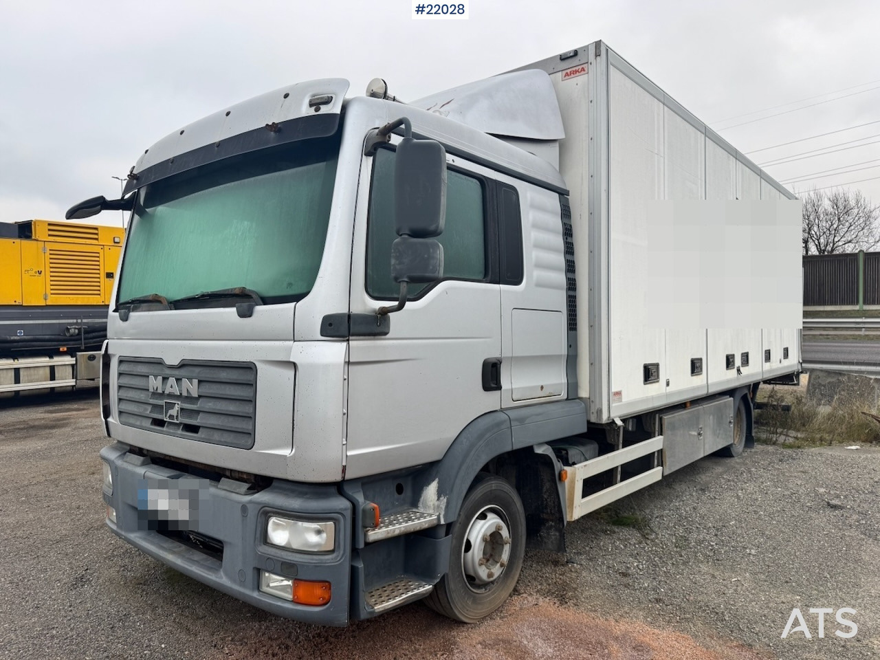 MAN 2008 MAN TGL 12.210 4x2 Skapbil m/ full sideåpning - Kamion sa zatvorenim sandukom: slika 1 MAN 2008 MAN TGL 12.210 4x2 Skapbil m/ full sideåpning - Kamion sa zatvorenim sandukom: slika 1