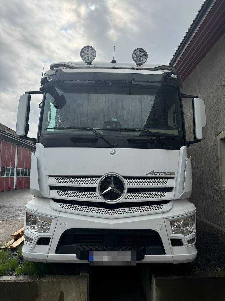 Mercedes Actros 1833 - Kamion sa zatvorenim sandukom: slika 3 Mercedes Actros 1833 - Kamion sa zatvorenim sandukom: slika 3
