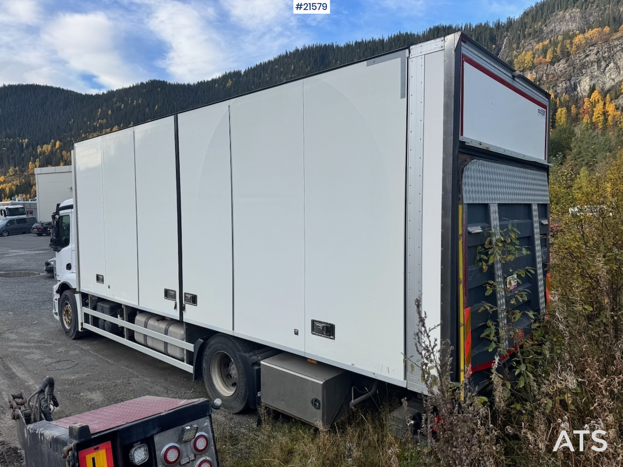 Mercedes-Benz Antos 1832 m/ Full sideåpning og Kjøl/frys. - Kamion sa zatvorenim sandukom: slika 3 Mercedes-Benz Antos 1832 m/ Full sideåpning og Kjøl/frys. - Kamion sa zatvorenim sandukom: slika 3