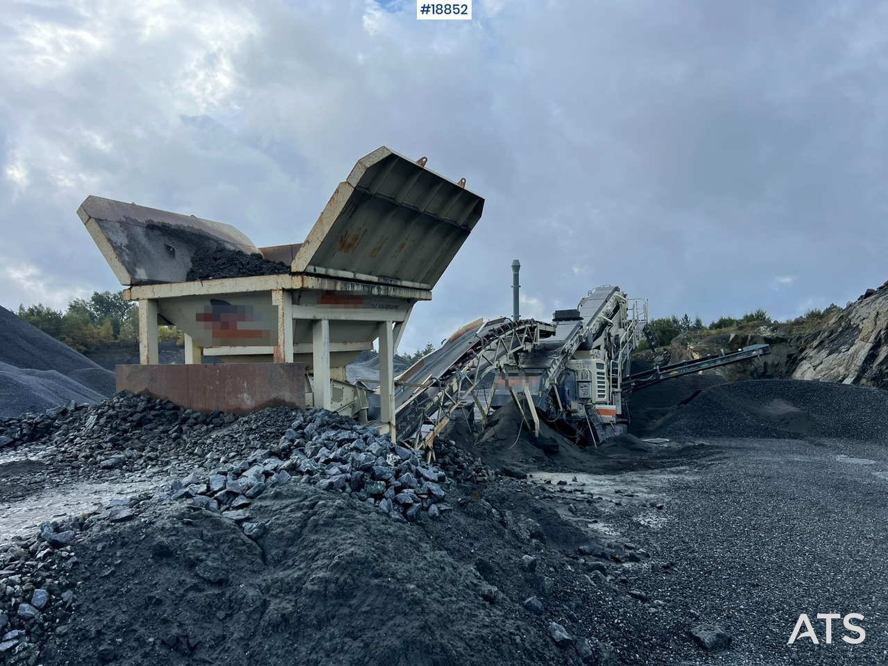 Metso Lokotrack LT220D Finknuser m/ sikt, matekasse og transportbånd - Mobilna drobilica: slika 3 Metso Lokotrack LT220D Finknuser m/ sikt, matekasse og transportbånd - Mobilna drobilica: slika 3