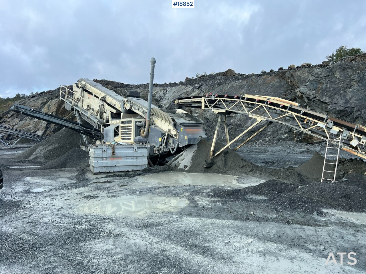 Metso Lokotrack LT220D Finknuser m/ sikt, matekasse og transportbånd - Mobilna drobilica: slika 5 Metso Lokotrack LT220D Finknuser m/ sikt, matekasse og transportbånd - Mobilna drobilica: slika 5