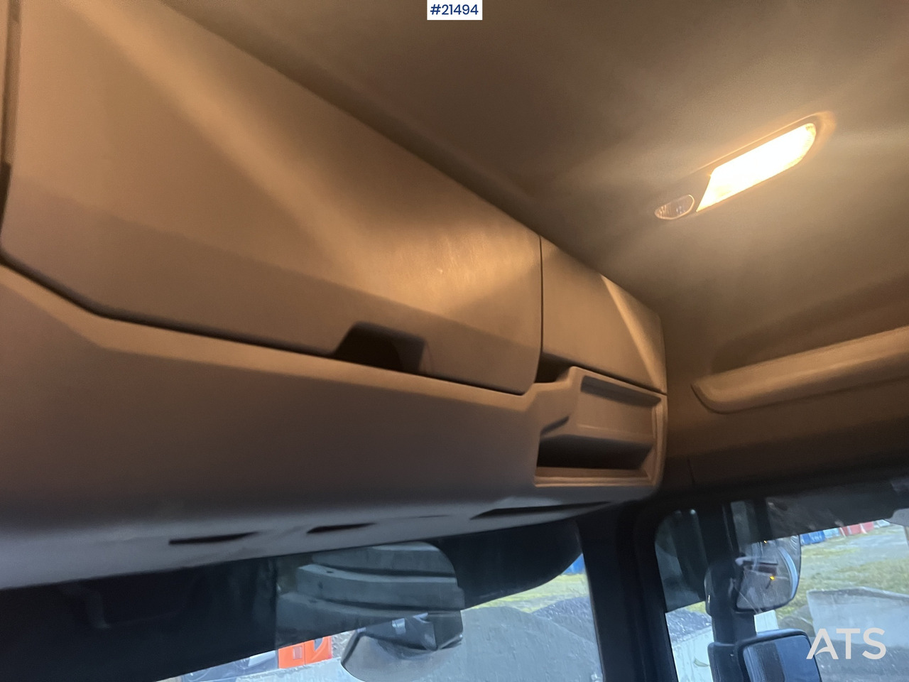 Kamion sa dizalicom Scania G560: slika 42