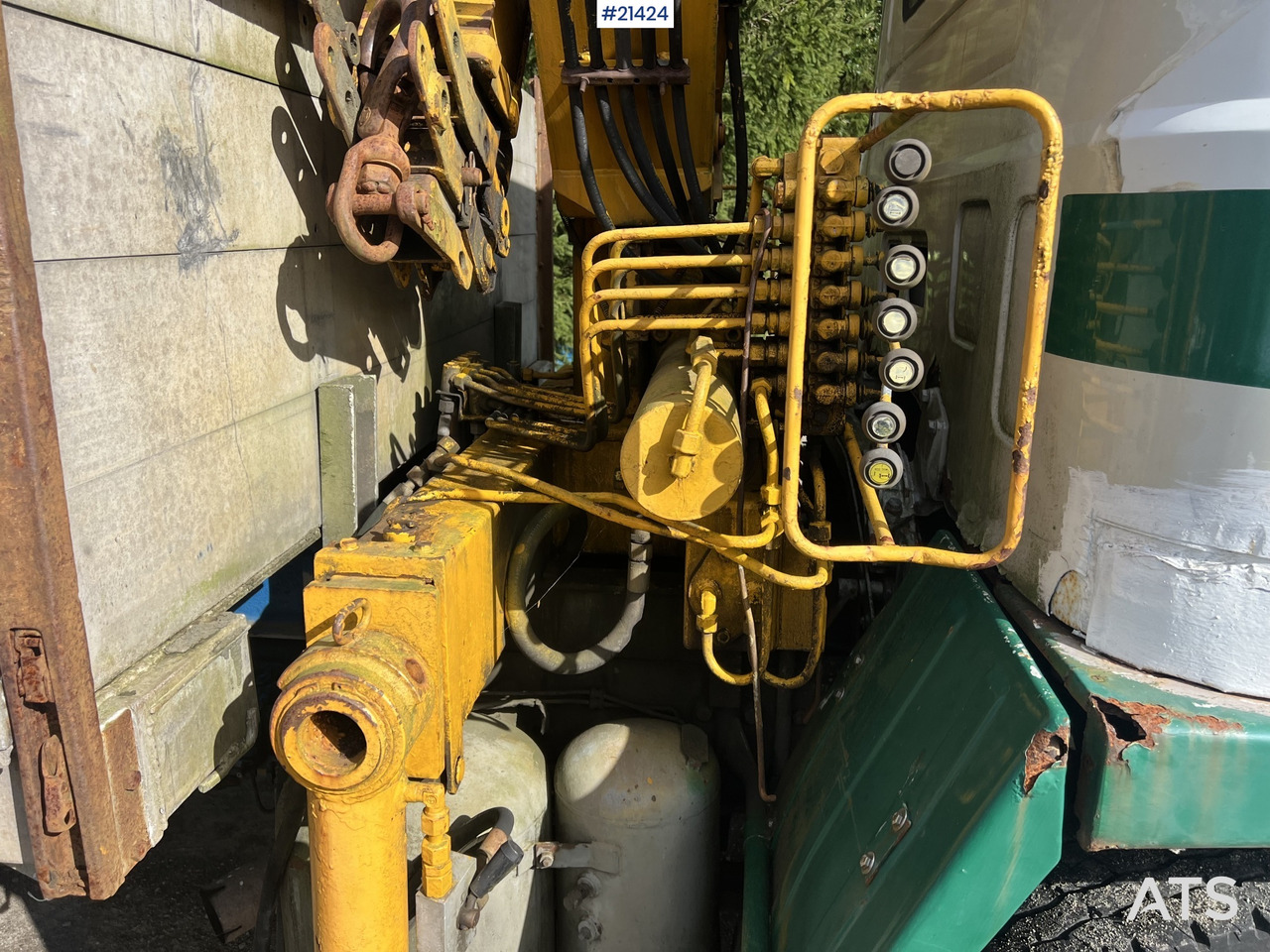 Scania LB 81 6x2 Kranbil m/ 10t/m kran og tipp Rep.Objekt - Kamion sa dizalicom: slika 4 Scania LB 81 6x2 Kranbil m/ 10t/m kran og tipp Rep.Objekt - Kamion sa dizalicom: slika 4