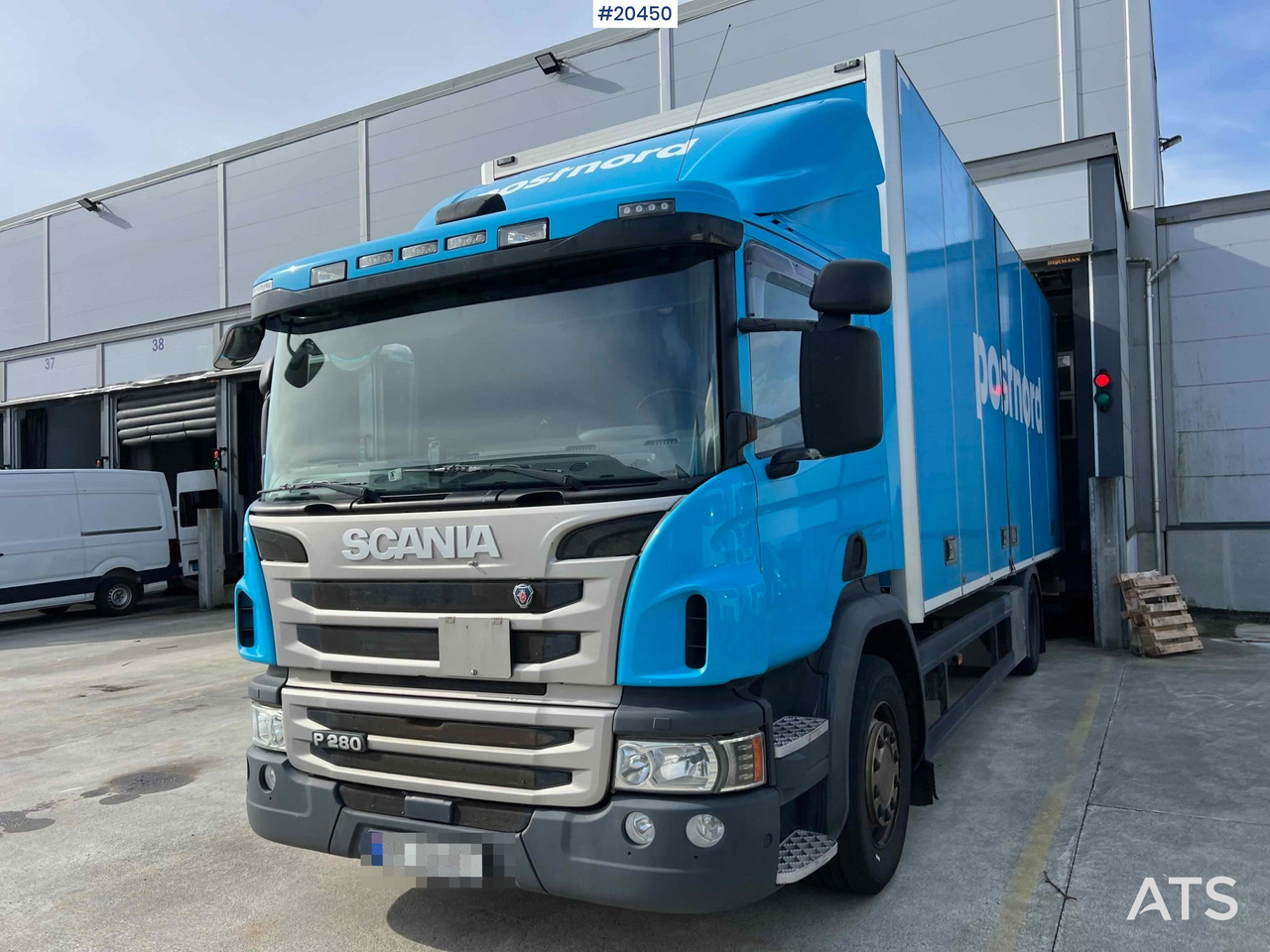 Kamion sa zatvorenim sandukom Scania P280: slika 12