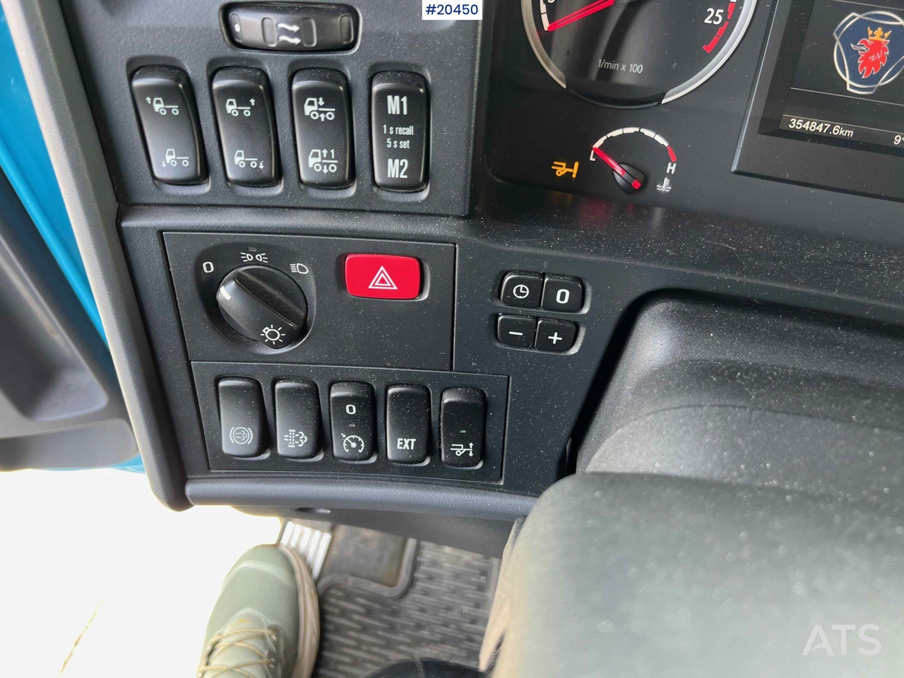 Kamion sa zatvorenim sandukom Scania P280: slika 24