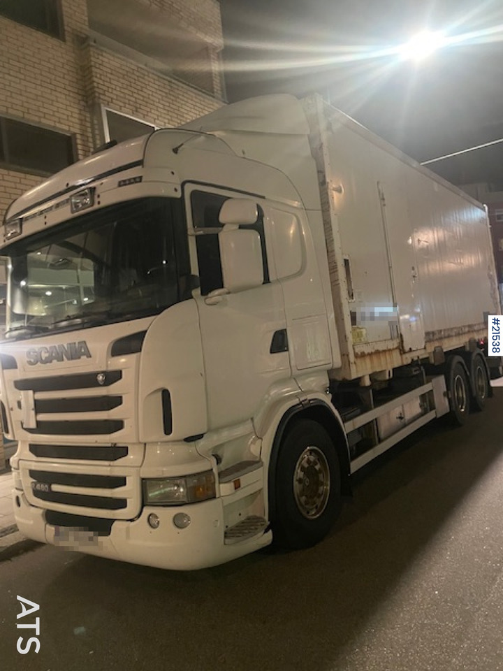 Scania R480 Skapbil m/ 2t lift - Kamion sa zatvorenim sandukom: slika 1 Scania R480 Skapbil m/ 2t lift - Kamion sa zatvorenim sandukom: slika 1