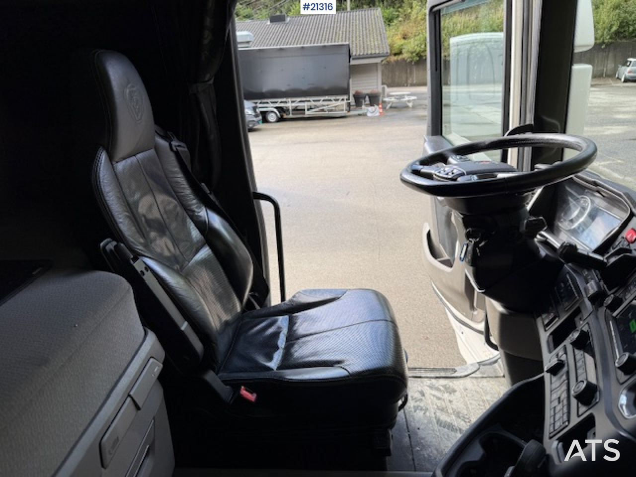Scania R520 - Kamion sa zatvorenim sandukom: slika 5 Scania R520 - Kamion sa zatvorenim sandukom: slika 5