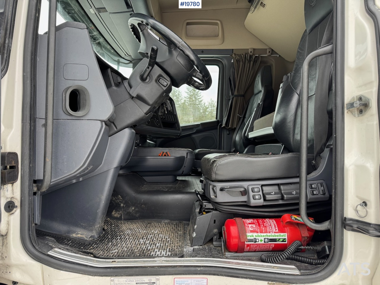 Scania R560 - Kamion sa zatvorenim sandukom: slika 5 Scania R560 - Kamion sa zatvorenim sandukom: slika 5