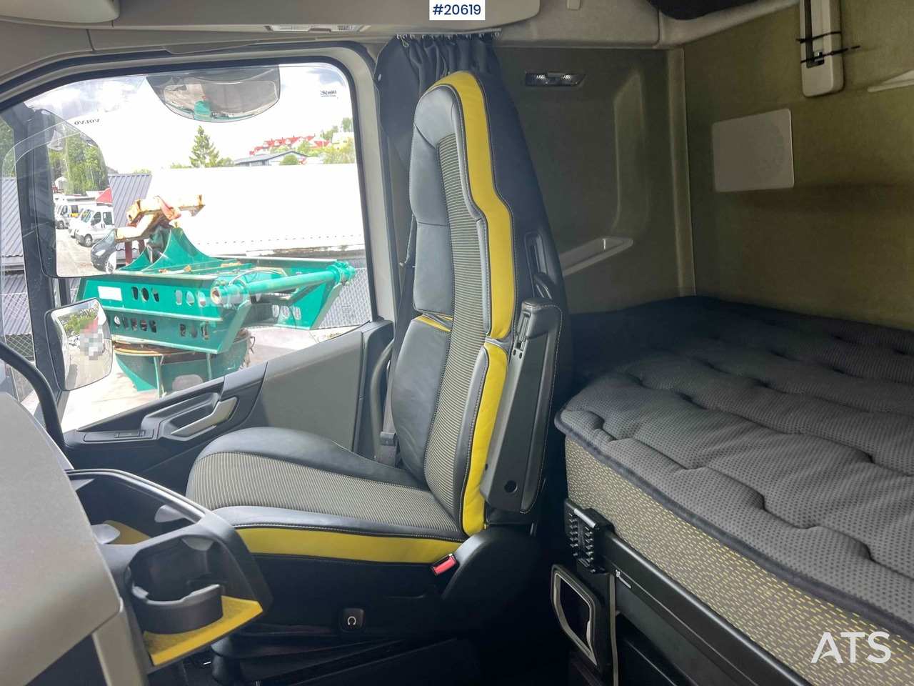 Tegljač Volvo FH650: slika 38