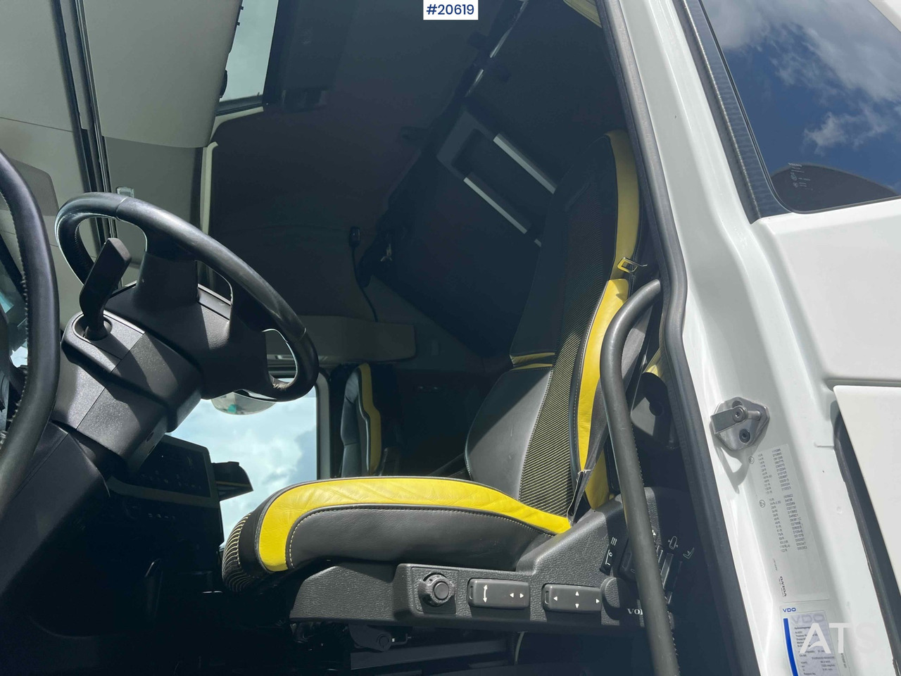 Tegljač Volvo FH650: slika 35