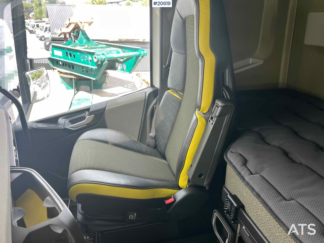 Tegljač Volvo FH650: slika 37