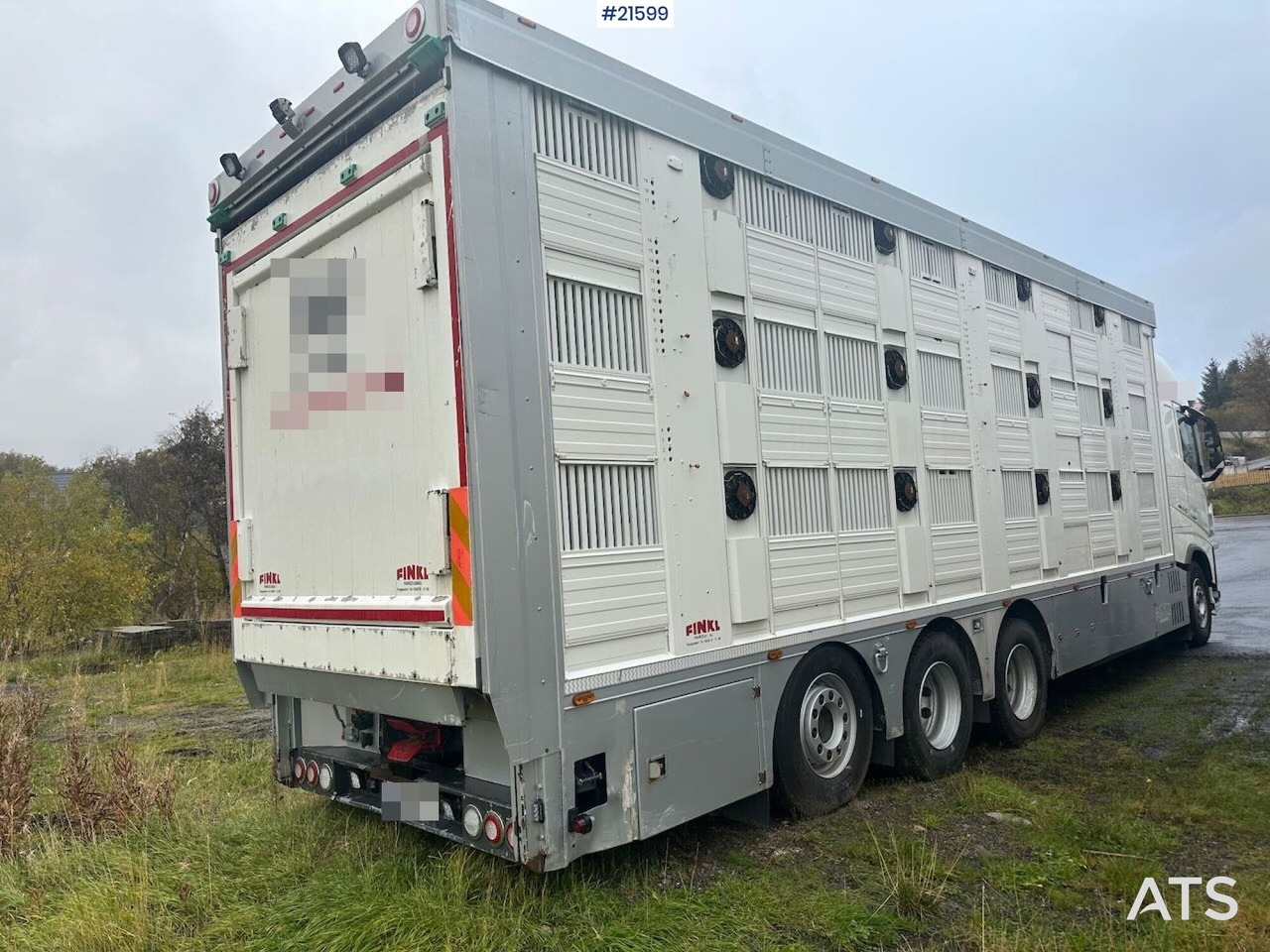 Volvo 540 8x4 dyrebil m/ Finkl påbygg, onspot og godkjent til 225 dyr - Kamion za prevoz stoke: slika 2 Volvo 540 8x4 dyrebil m/ Finkl påbygg, onspot og godkjent til 225 dyr - Kamion za prevoz stoke: slika 2