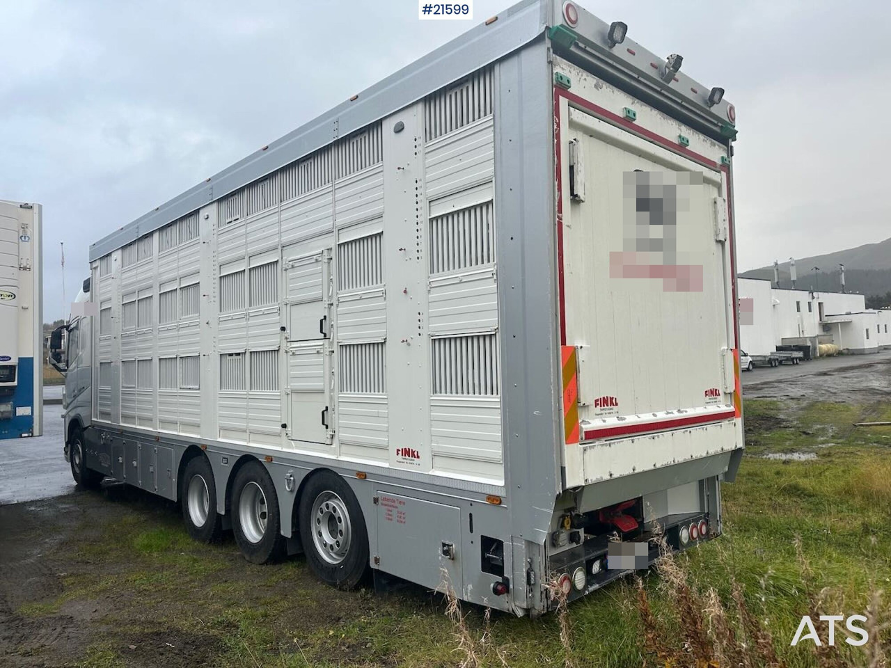 Volvo 540 8x4 dyrebil m/ Finkl påbygg, onspot og godkjent til 225 dyr - Kamion za prevoz stoke: slika 4 Volvo 540 8x4 dyrebil m/ Finkl påbygg, onspot og godkjent til 225 dyr - Kamion za prevoz stoke: slika 4
