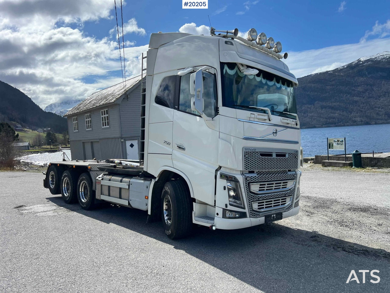 Volvo FH16 750 - Kamion sa hidrauličnom kukom: slika 3 Volvo FH16 750 - Kamion sa hidrauličnom kukom: slika 3