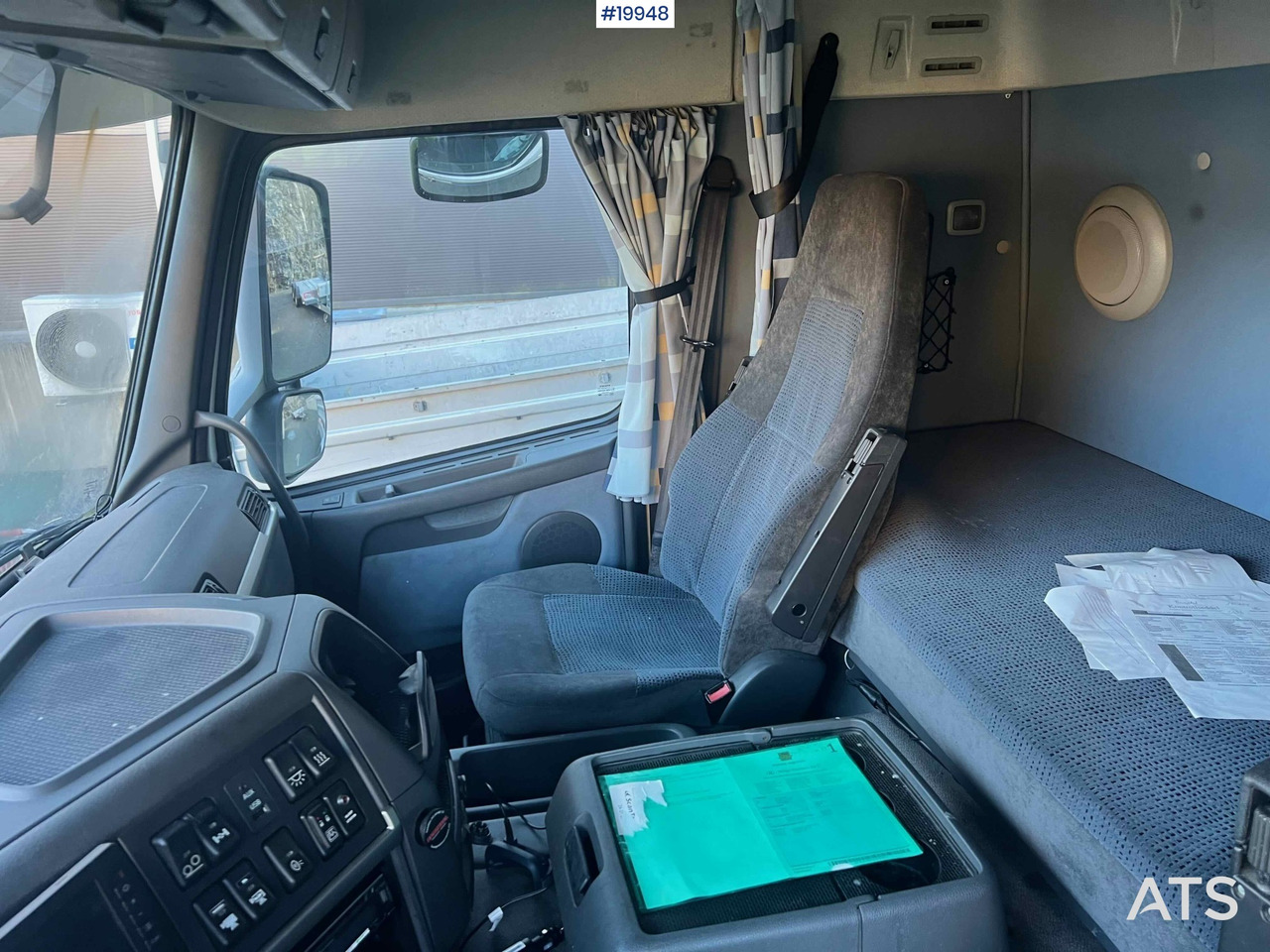 Kamion sa zatvorenim sandukom Volvo FM450: slika 17