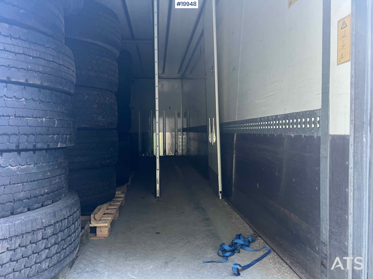 Kamion sa zatvorenim sandukom Volvo FM450: slika 28