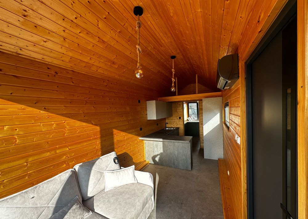 Boro Drewniany DOMEK MOBILNY na przyczepie 7,5m x 2,5m - Kamp prikolica: slika 3 Boro Drewniany DOMEK MOBILNY na przyczepie 7,5m x 2,5m - Kamp prikolica: slika 3