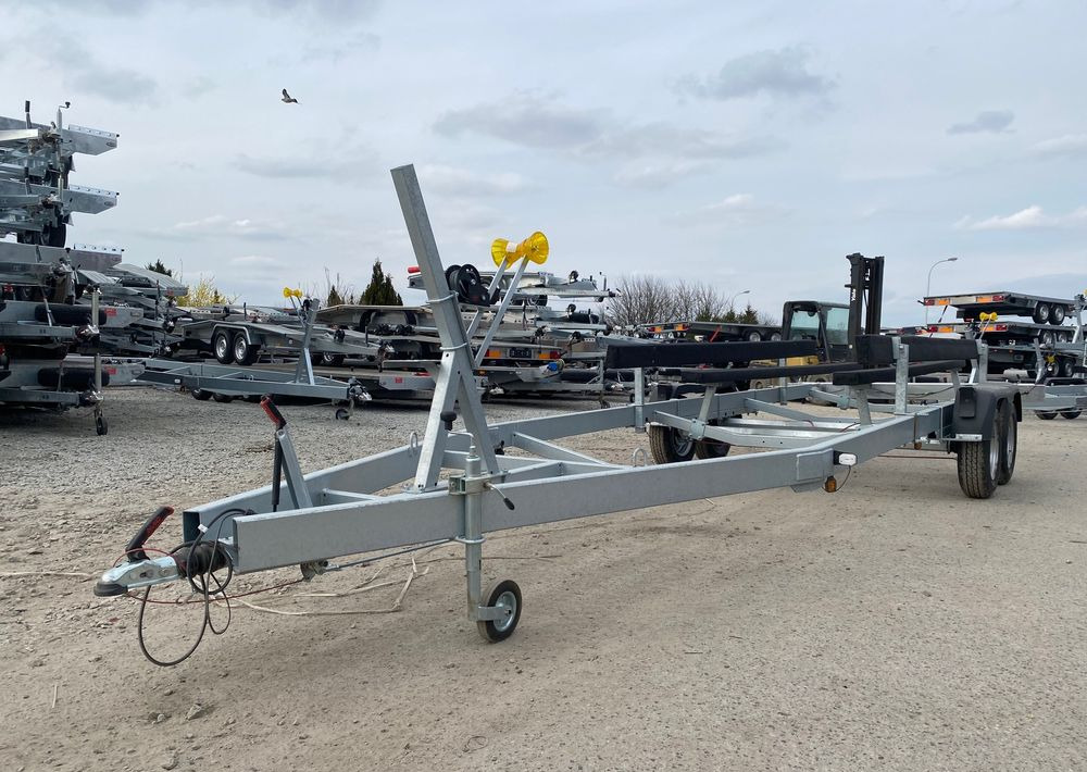 Boro PRZYCZEPA PODŁODZIOWA STYL AMERYKAŃSKI 7,80M - Prikolica za čamac: slika 2 Boro PRZYCZEPA PODŁODZIOWA STYL AMERYKAŃSKI 7,80M - Prikolica za čamac: slika 2