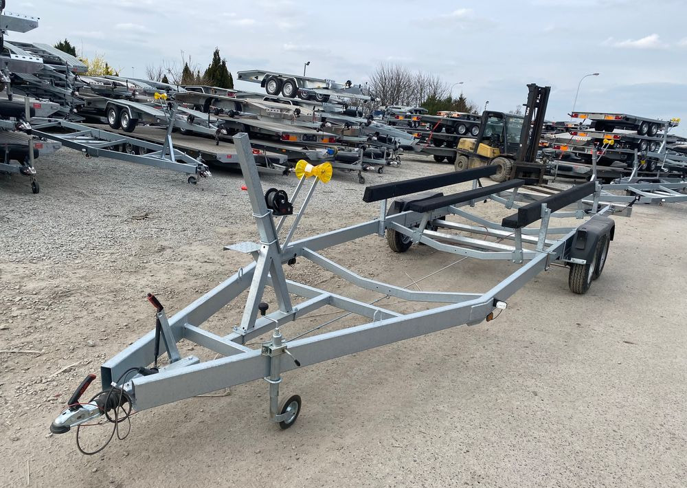 Boro PRZYCZEPA PODŁODZIOWA STYL AMERYKAŃSKI 7,80M - Prikolica za čamac: slika 1 Boro PRZYCZEPA PODŁODZIOWA STYL AMERYKAŃSKI 7,80M - Prikolica za čamac: slika 1