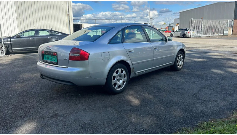 Audi 2.4 Benzine V6 - Automobil: slika 4 Audi 2.4 Benzine V6 - Automobil: slika 4