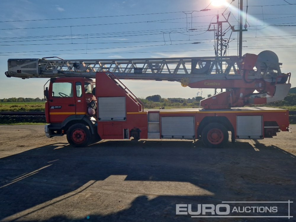 1999 Renault M230TI 4x2 Firebrigade Access Truck, Manual Gearbox (French Reg. Docs Available) - Vazdušna platforma montirana na kamion: slika 2 1999 Renault M230TI 4x2 Firebrigade Access Truck, Manual Gearbox (French Reg. Docs Available) - Vazdušna platforma montirana na kamion: slika 2