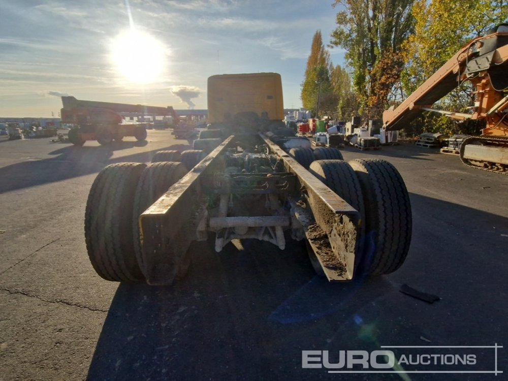 2008 Scania P380 - Kamion sa golom šasijom i zatvorenom kabinom: slika 4 2008 Scania P380 - Kamion sa golom šasijom i zatvorenom kabinom: slika 4