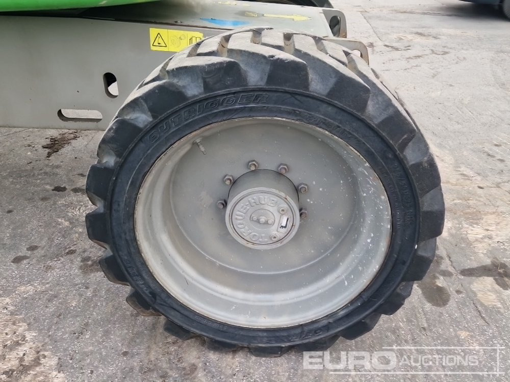 Vazdušna platforma 2011 Genie Z-45/25J: slika 8