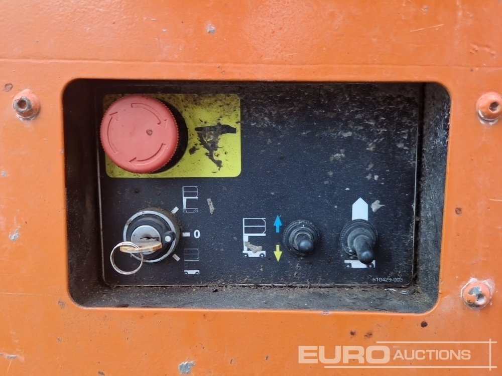 Jarbolna penjajuća platforma 2011 Snorkel M1230E: slika 19