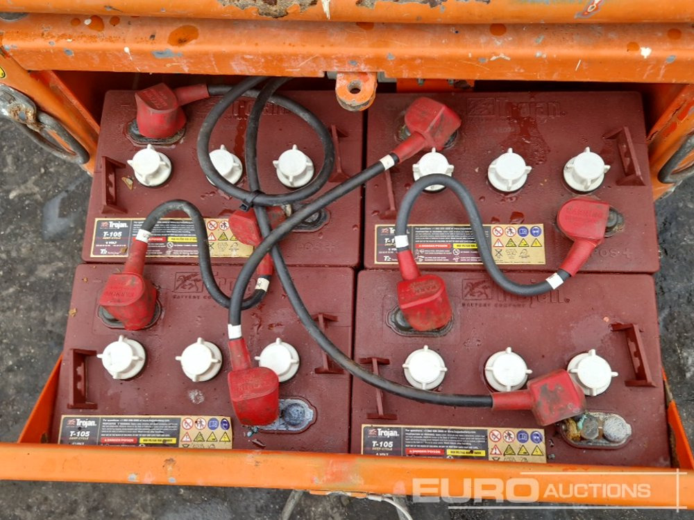 Jarbolna penjajuća platforma 2011 Snorkel M1230E: slika 16