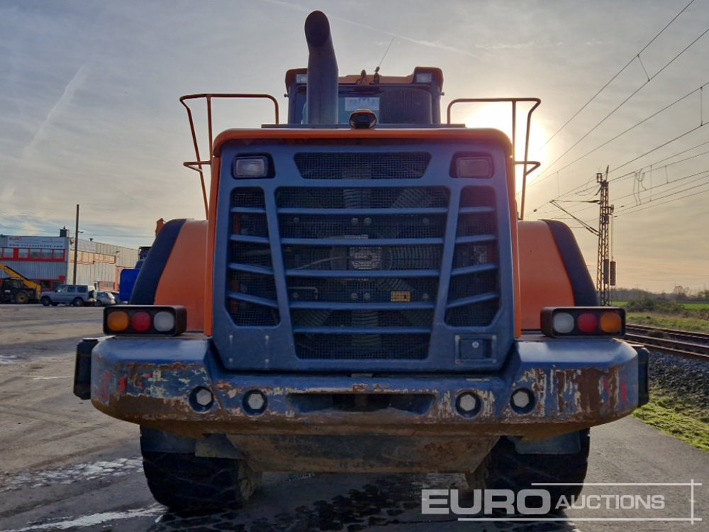 2013 Doosan DL420-3 - Utovarivač točkaš: slika 4 2013 Doosan DL420-3 - Utovarivač točkaš: slika 4