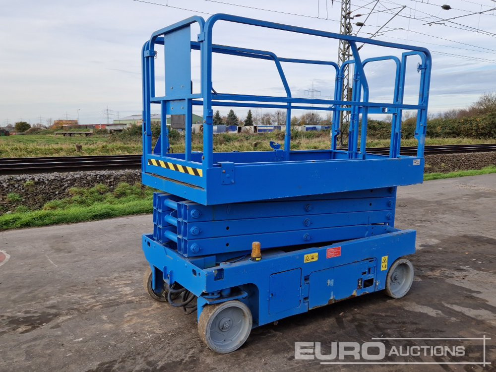 2013 Genie GS-2646 - Lift u obliku makaza: slika 1 2013 Genie GS-2646 - Lift u obliku makaza: slika 1